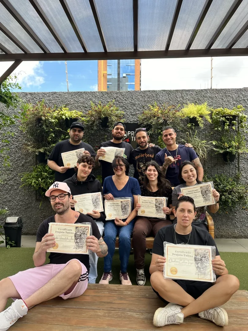 Entrega de certificados do Projeto Tattoo